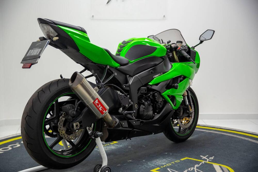 Kawasaki Ninja 600 ZX-6R (2009 - 16) (4)