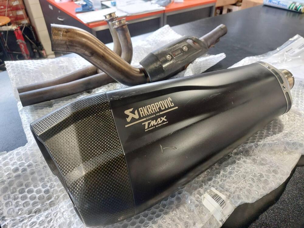 Scarico Completo Akrapovic Yamaha TMAX 530 17-19 (2)