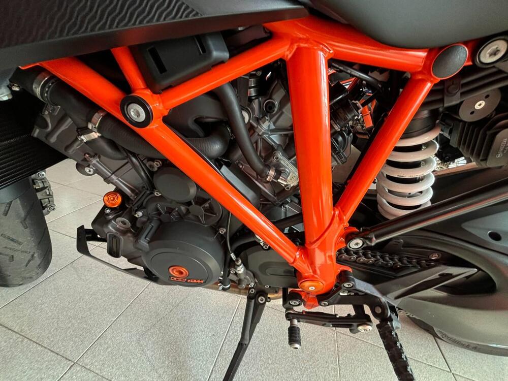 KTM 1290 Super Duke GT (2022 - 24) (4)