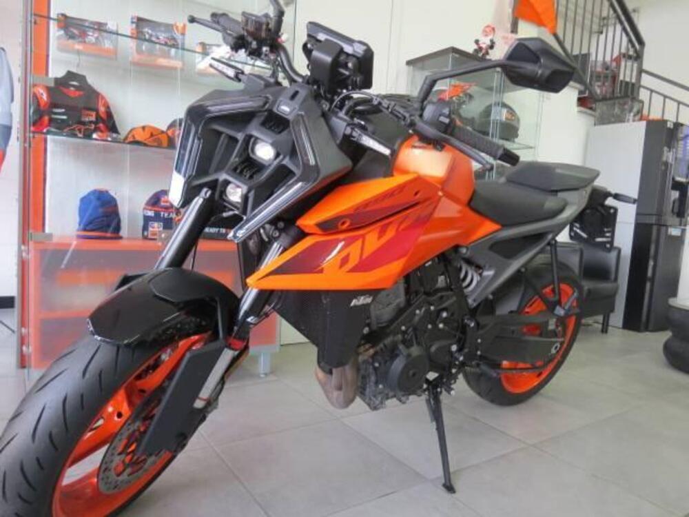 KTM 990 Duke (2024)