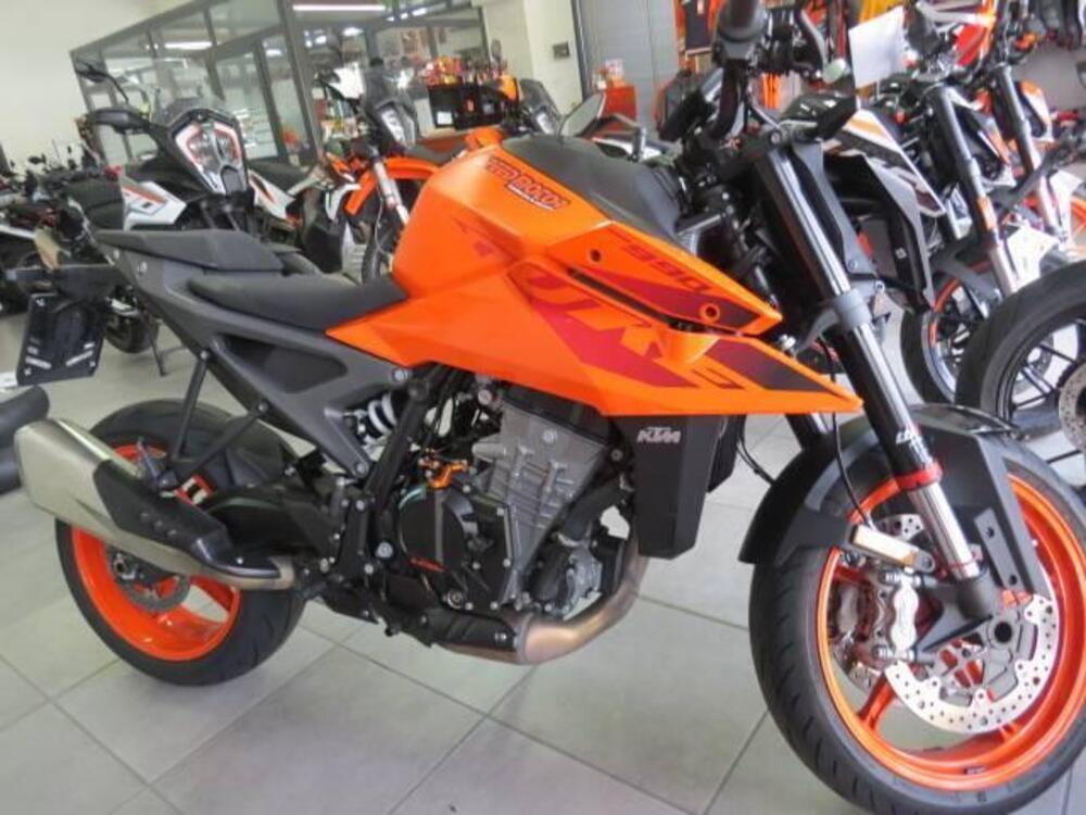 KTM 990 Duke (2024) (2)