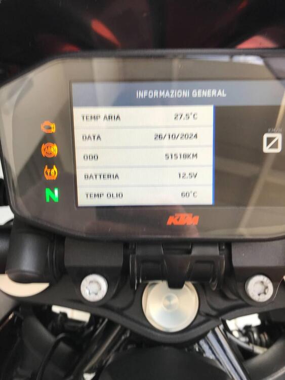 KTM 1290 Super Duke R (2019) (2)