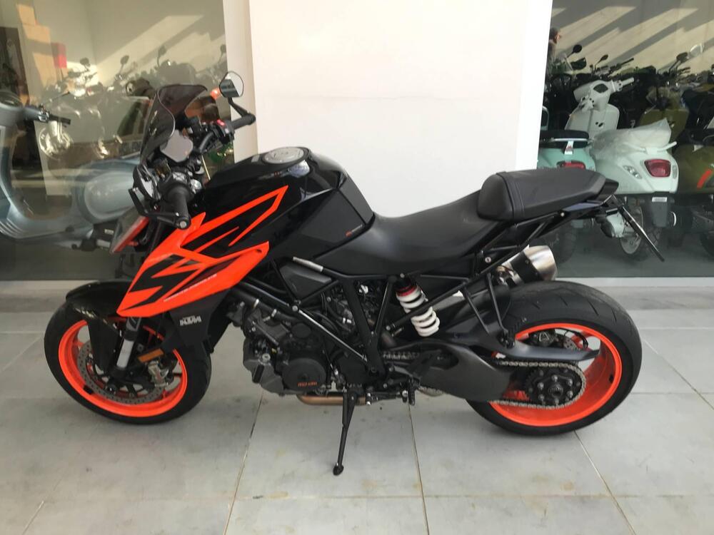 KTM 1290 Super Duke R (2019) (3)