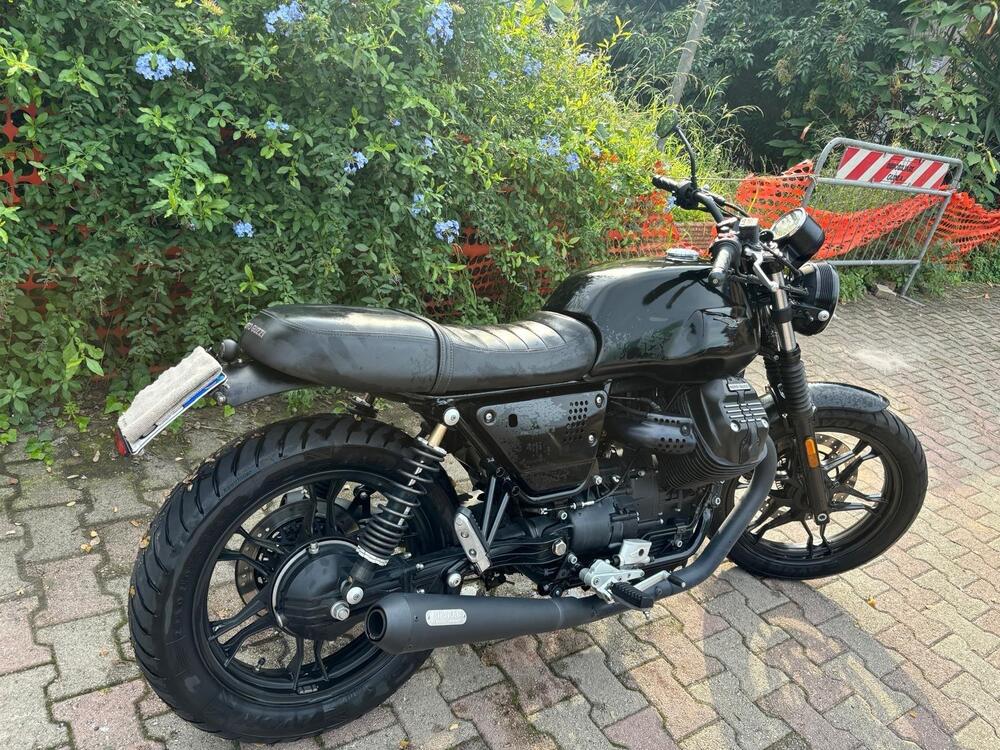 Moto Guzzi V7 III Stone Night Pack (2019 - 20) (5)