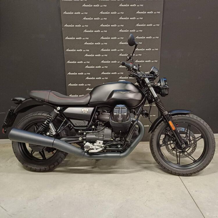 Moto Guzzi V7 Stone (2021 - 24)