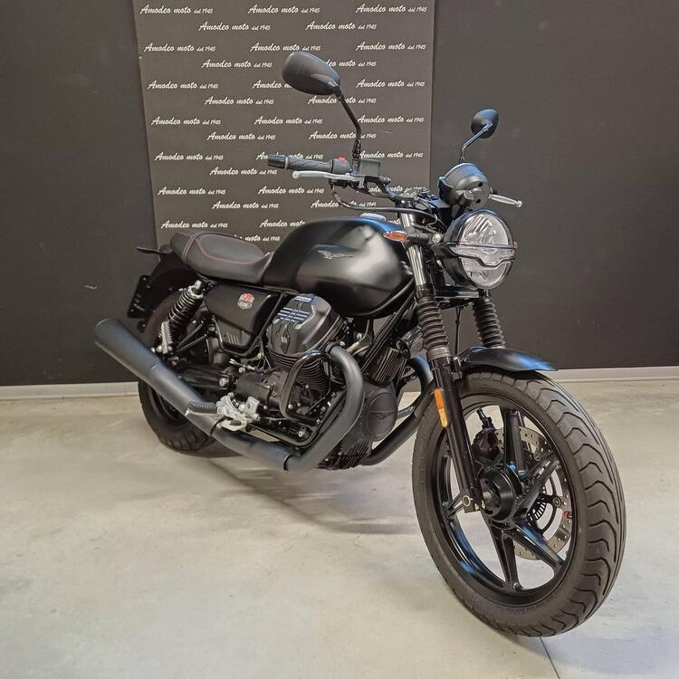 Moto Guzzi V7 Stone (2021 - 24) (2)