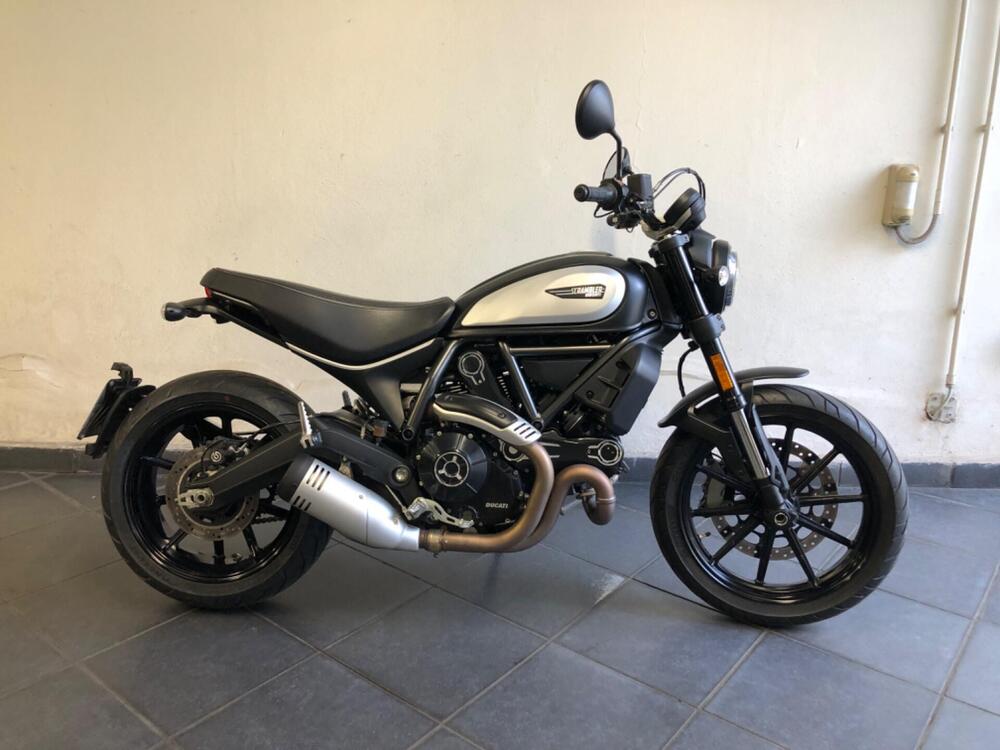 Ducati Scrambler 800 Icon Dark (2021 - 22)