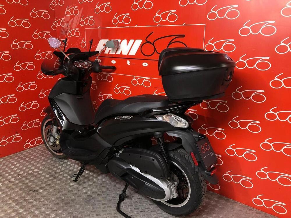 Piaggio Beverly 350 Police ABS-ASR (2018 - 20) (4)