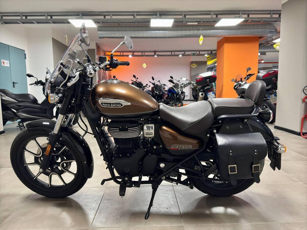 Royal Enfield Meteor 350 Supernova (2021 - 24) (4)