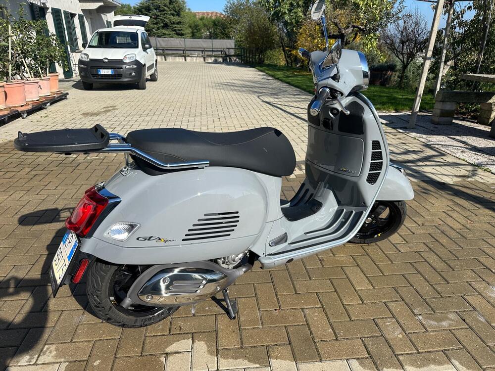 Vespa GTS 300 Hpe Super Tech (2019)