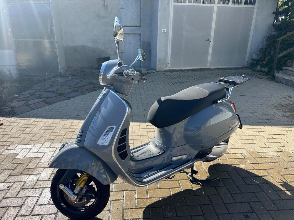 Vespa GTS 300 Hpe Super Tech (2019) (3)