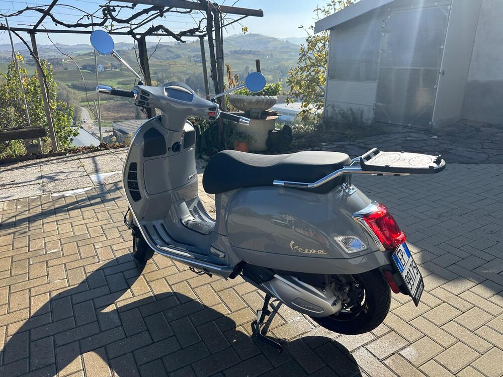 Vespa GTS 300 Hpe Super Tech (2019) (4)