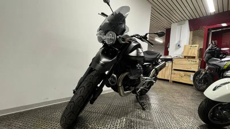 Moto Guzzi V85 Strada (2024 - 26) (4)
