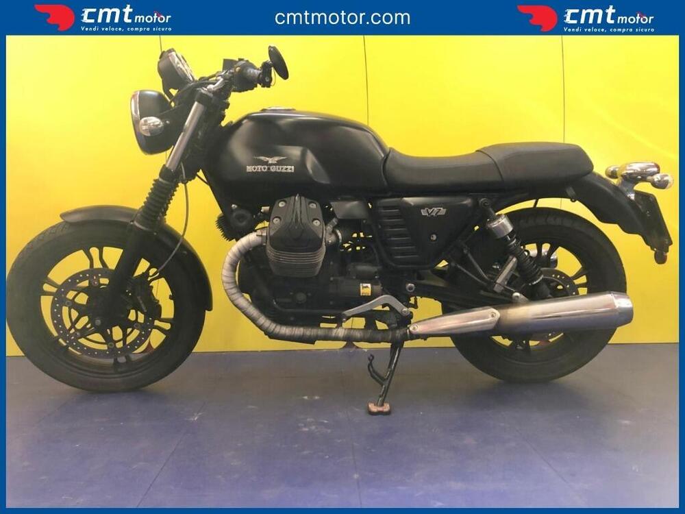 Moto Guzzi V7 II Stone (2015 - 17) (3)