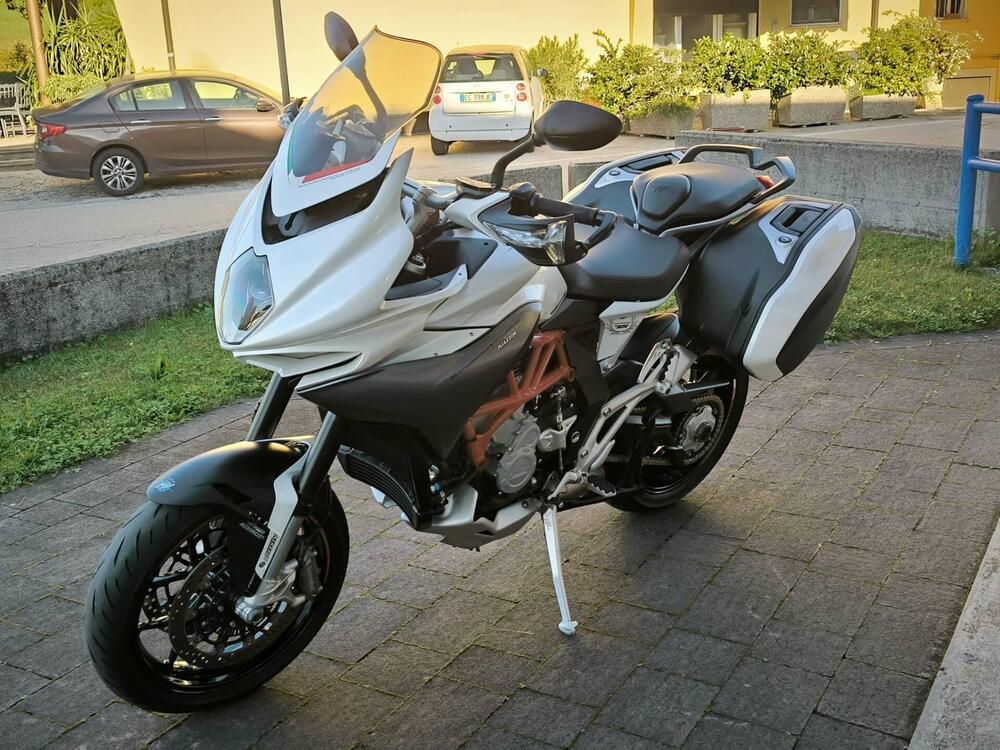 MV Agusta Turismo Veloce 800 Lusso (2014 - 16) (3)