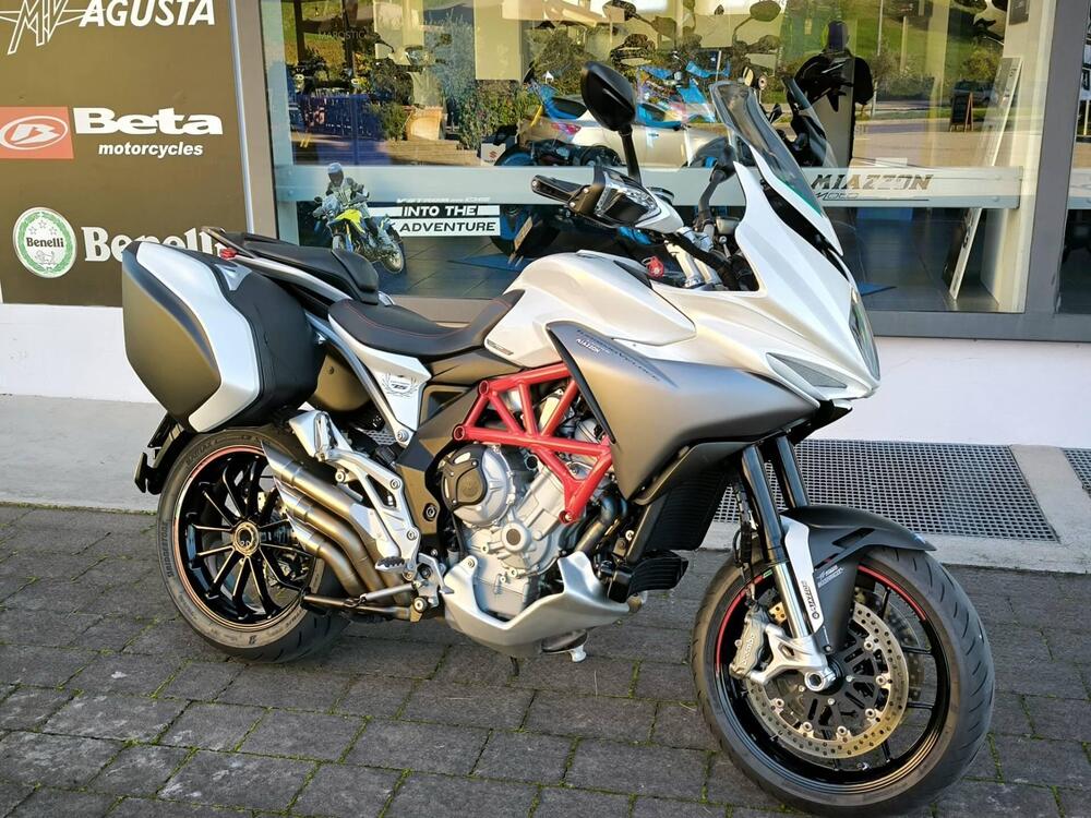 MV Agusta Turismo Veloce 800 Lusso (2014 - 16) (2)