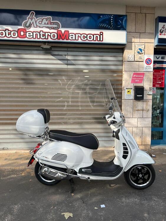 Vespa GTS 300 Super Hpe (2018 - 19) (4)