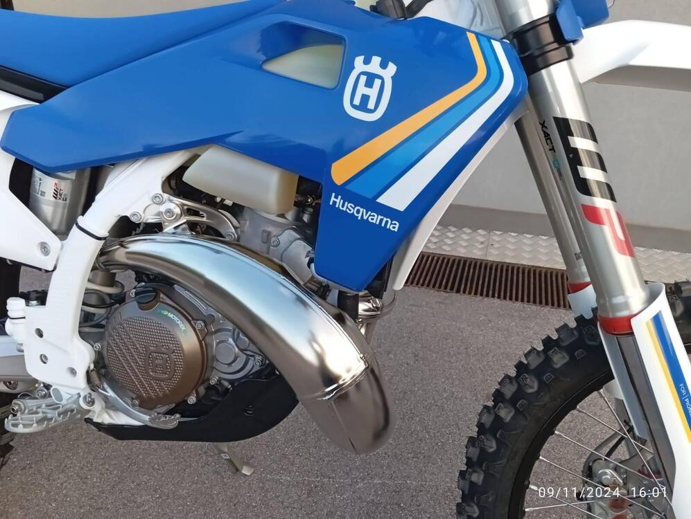 Husqvarna TE 300 Heritage (2025) (3)