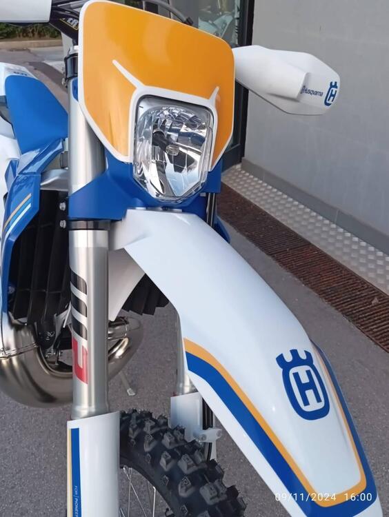 Husqvarna TE 300 Heritage (2025) (5)