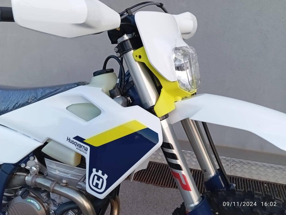 Husqvarna FE 350 (2025) (5)