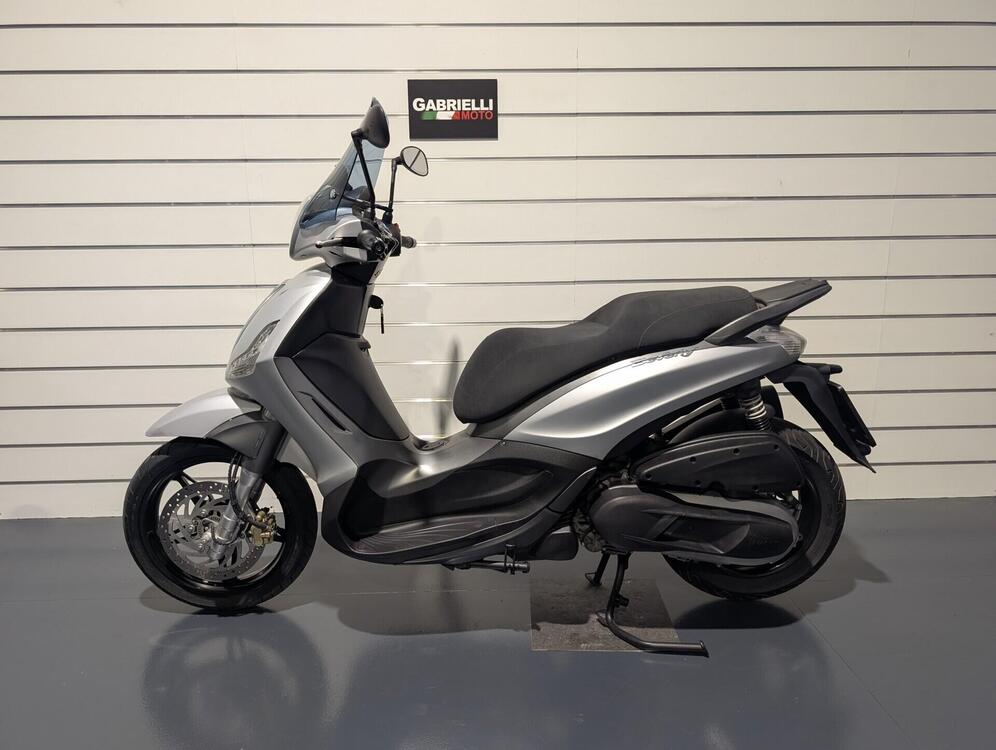 Piaggio Beverly 350 ABS (2016 - 20) (3)