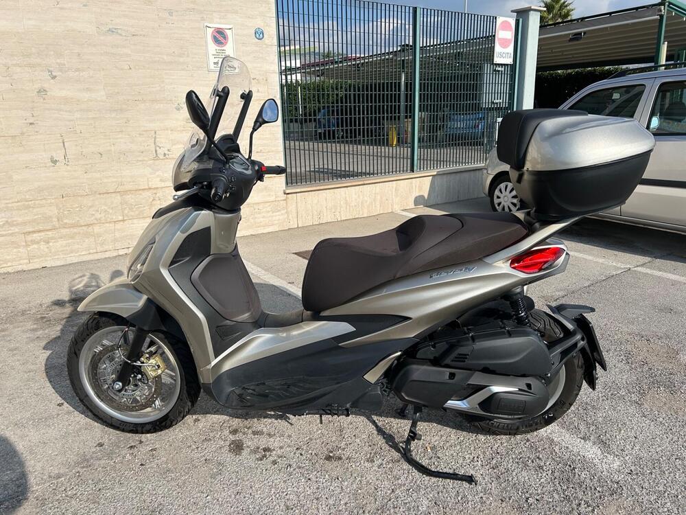 Piaggio Beverly 400 ABS-ASR (2021 - 24) (2)