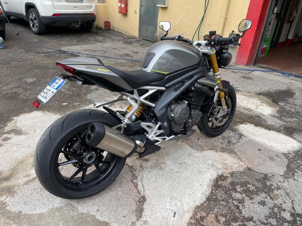 Triumph Speed Triple 1200 RS (2021 - 24) (2)