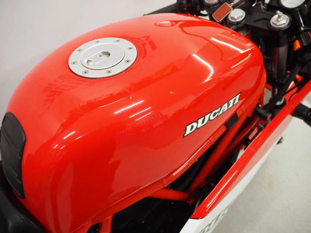 Ducati 900 SS (8)