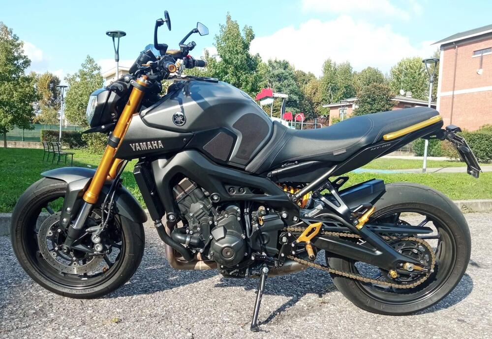 Yamaha MT-09 ABS (2016) (2)