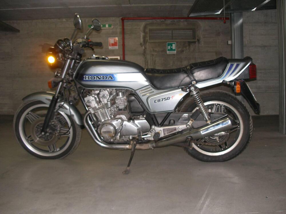 Honda CBF 750 (2)