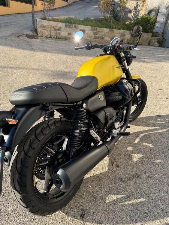 Moto Guzzi V7 Stone (2021 - 24) (5)