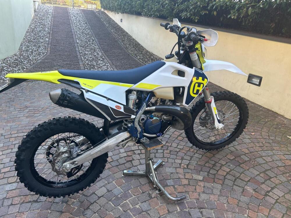 Husqvarna TE 300i (2023)