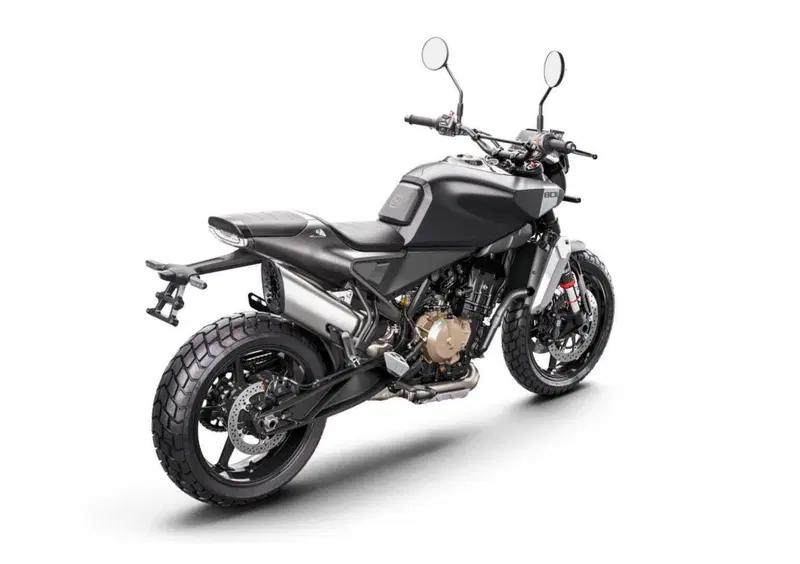 Husqvarna Svartpilen 801 Svartpilen 801 L (2025 - 26) (3)