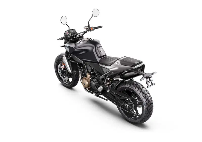 Husqvarna Svartpilen 801 Svartpilen 801 L (2025 - 26) (4)