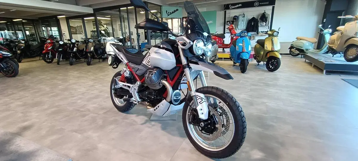 Moto Guzzi V85 TT (2024 - 26) (4)