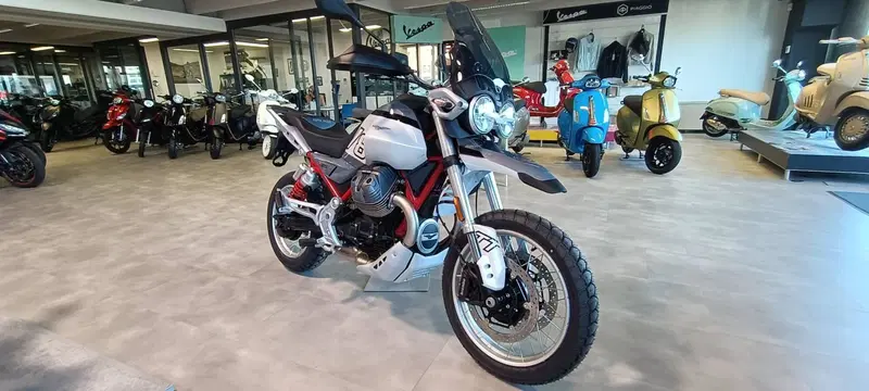 Moto Guzzi V85 TT (2024 - 26) (4)