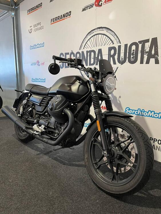 Moto Guzzi V7 III Stone (2017 - 20) (2)