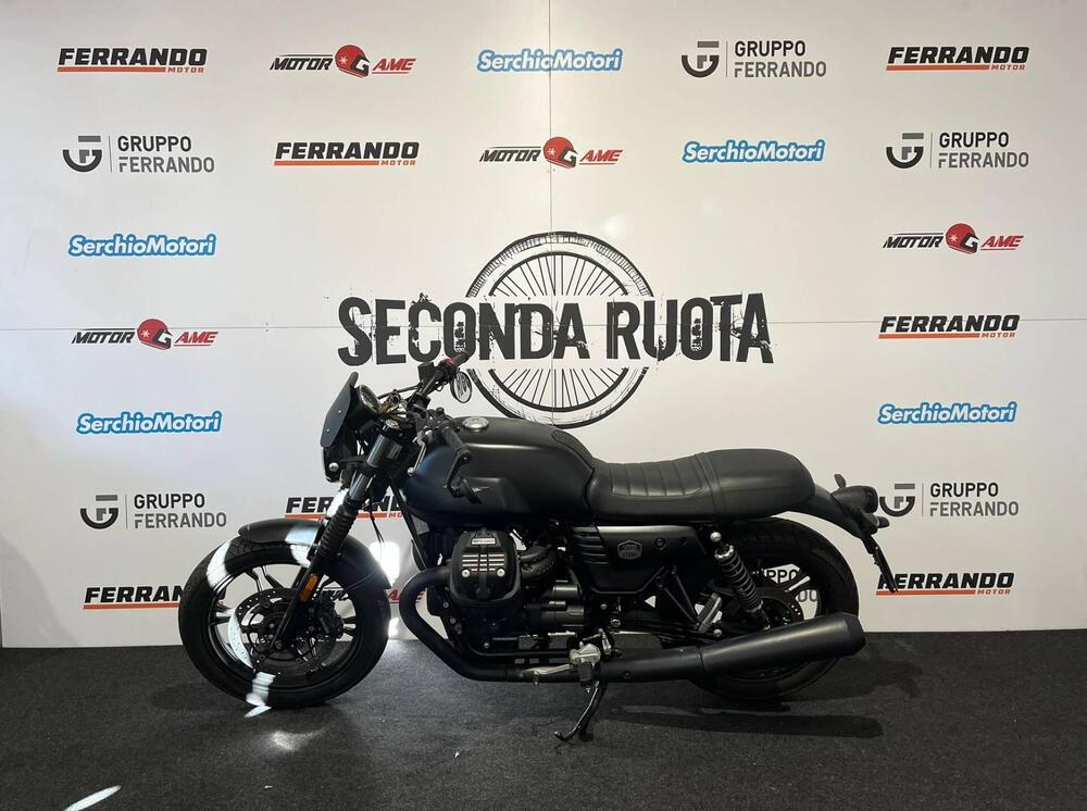 Moto Guzzi V7 III Stone (2017 - 20) (3)