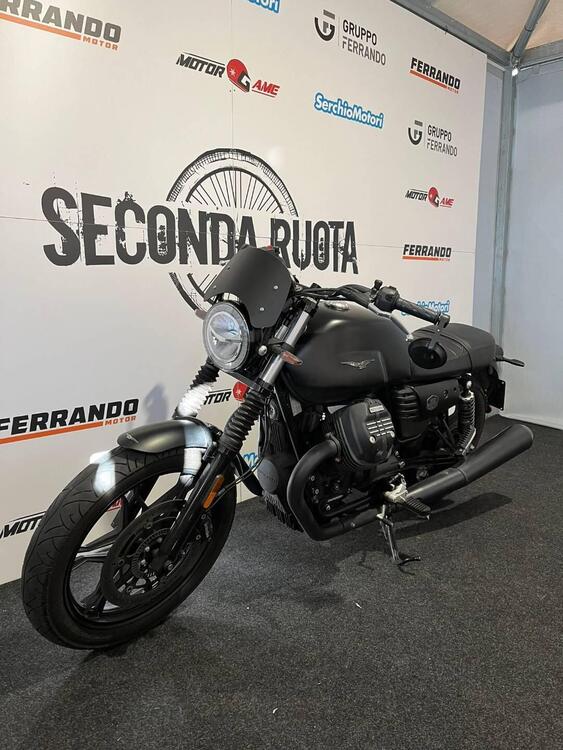 Moto Guzzi V7 III Stone (2017 - 20) (4)