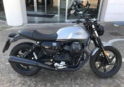 Moto Guzzi V7 Stone (2021 - 24) usata