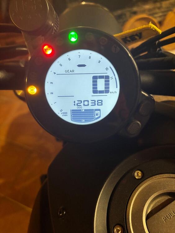 Yamaha XSR 700 (2021) (5)