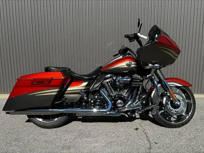 Harley-Davidson 1800 Road Glide Custom (2013) - FLTRXSE usata