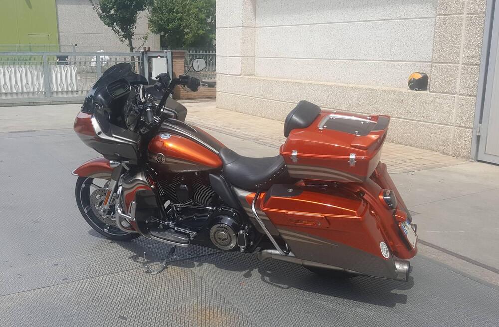 Harley-Davidson 1800 Road Glide Custom (2013) - FLTRXSE (4)