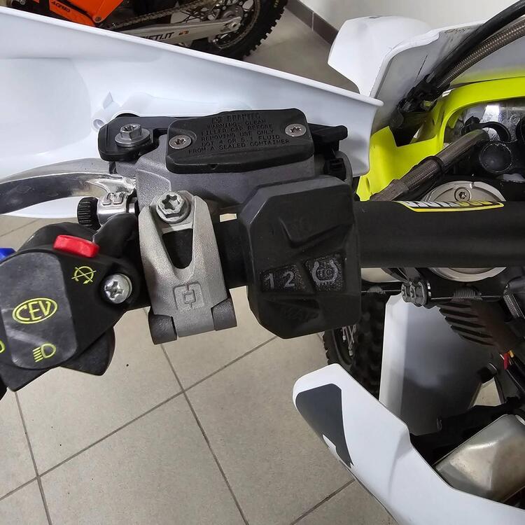 Husqvarna FE 250 (2022) (4)