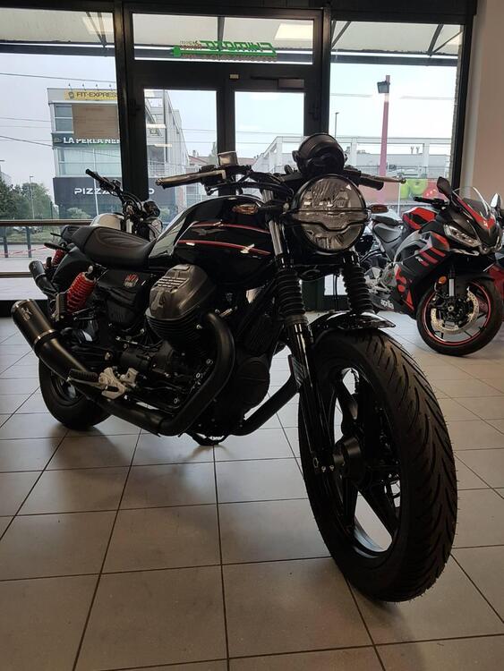 Moto Guzzi V7 Special Edition (2022 - 24) (3)