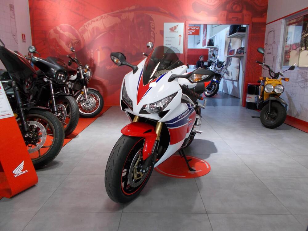 Honda CBR 1000 RR Fireblade (2012 - 16) (3)