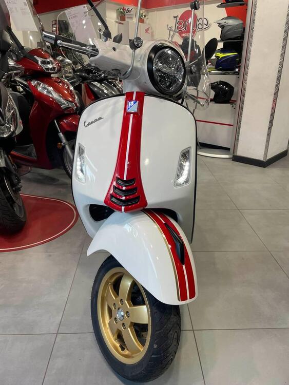 Vespa GTS 300 Super Racing Sixties Hpe (2021 - 22)