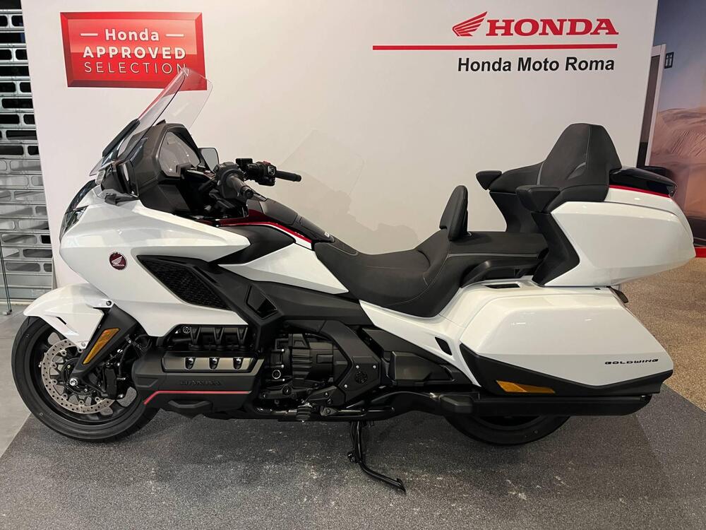 Honda GL 1800 Gold Wing Tour DCT & Airbag (2022 - 24) (2)