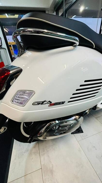 Vespa GTS 300 Super (2023 - 24) (3)