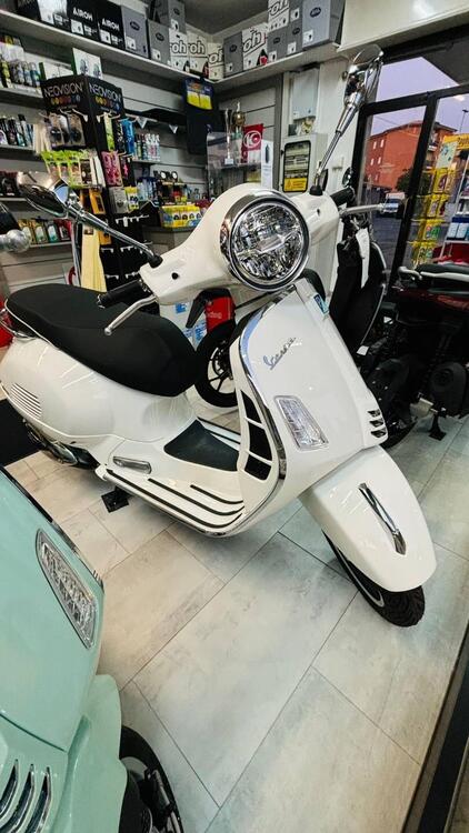 Vespa GTS 300 Super (2023 - 24) (5)